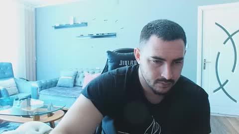 Snapshot of djmute chatting on December 18, 9:59 am STR8 BOYv online show from December 18, 9:59 am