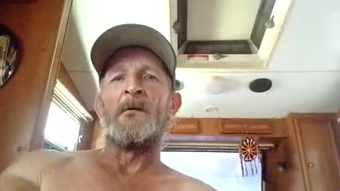 Snapshot of dl75doy chatting on November 4, 1:59 am dl75doy online show from November 4, 1:59 am