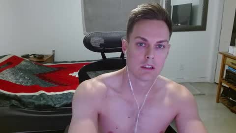 Snapshot of dmoney212 chatting on February 5, 2:49 am dmoney212 online show from February 5, 2:49 am