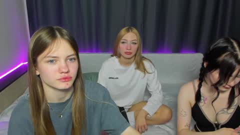 Snapshot of do_dick chatting on December 8, 1:47 pm Polly and Kiriko online show from December 8, 1:47 pm