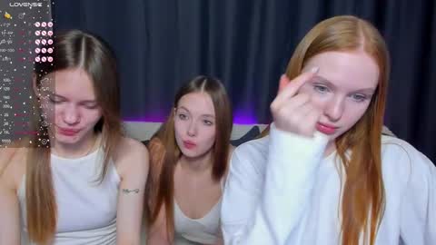 Snapshot of do_dick chatting on March 1, 8:42 pm Polly and Kiriko online show from March 1, 8:42 pm