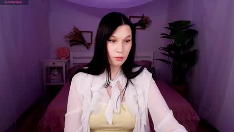 Mia online show from April 3, 8:12 am