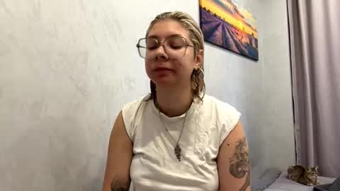 Chloe online show from September 10, 7:08 am