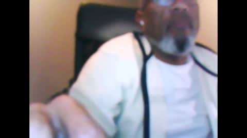 Snapshot of dofrank969 chatting on March 2, 3:34 am dofrank969 online show from March 2, 3:34 am