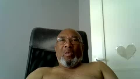Snapshot of dofrank969 chatting on July 19, 10:41 am dofrank969 online show from July 19, 10:41 am