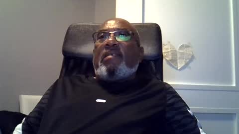 Snapshot of dofrank969 chatting on July 28, 8:52 pm dofrank969 online show from July 28, 8:52 pm