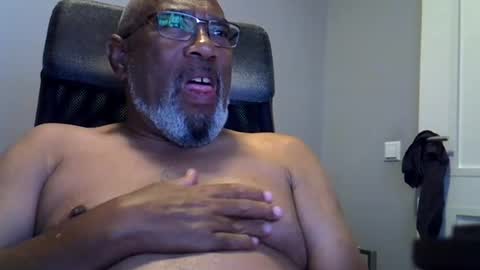 Snapshot of dofrank969 chatting on August 8, 12:35 am dofrank969 online show from August 8, 12:35 am