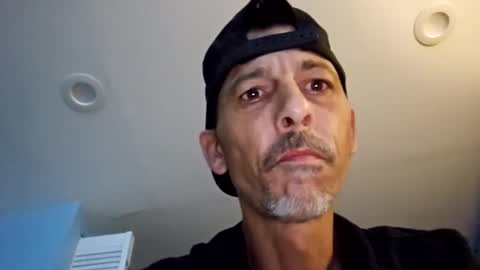 Snapshot of dogbone999081 chatting on October 18, 10:16 am dogbone999081 online show from October 18, 10:16 am