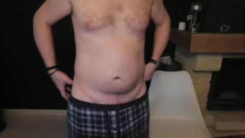 Snapshot of doggydaddi chatting on March 10, 6:49 am Alex online show from March 10, 6:49 am