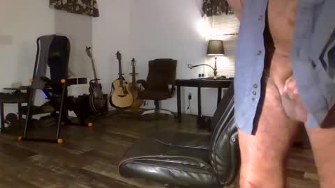 Snapshot of dogluc7 chatting on October 31, 7:20 am dogluc7 online show from October 31, 7:20 am