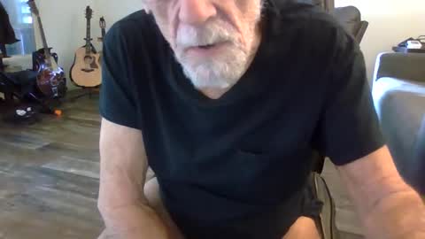 Snapshot of dogluc7 chatting on November 27, 7:05 pm dogluc7 online show from November 27, 7:05 pm