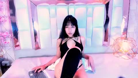   online show from May 3, 8:59 pm