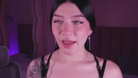 Snapshot of dolcexx chatting on December 17, 8:04 pm Dolcexx online show from December 17, 8:04 pm