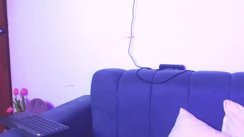 doll_and_thebrown online show from April 28, 2:27 am