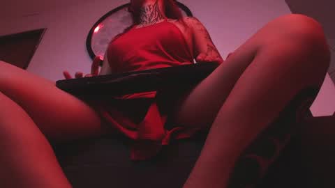 doll_and_thebrown online show from April 30, 1:34 am