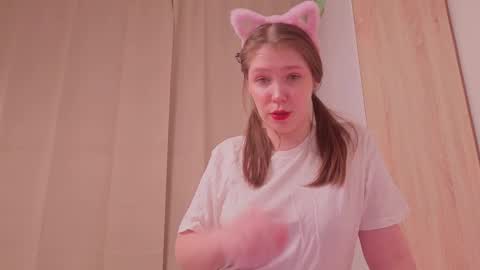 Ann online show from April 1, 7:33 pm