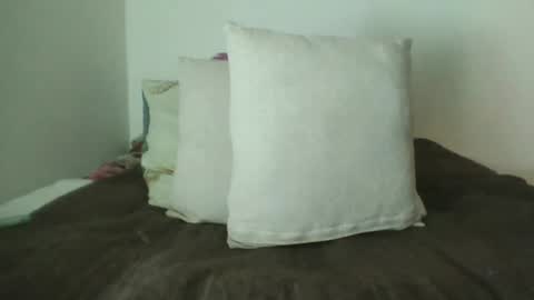 doll_dollys_ online show from May 8, 6:13 pm