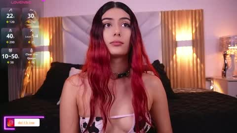 doll_kira_ online show from May 1, 3:27 pm