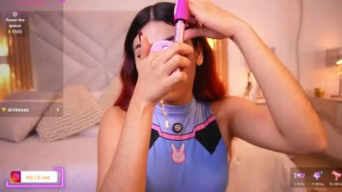 doll_kira_ online show from May 4, 3:19 pm