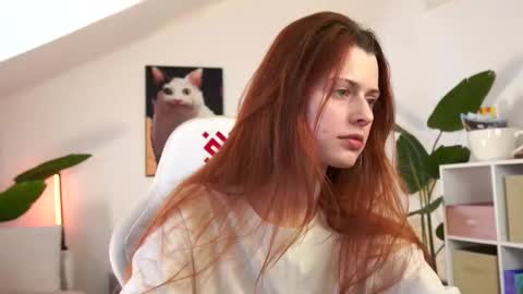 Your doll Lesli online show from March 20, 1:05 pm