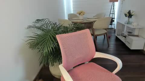 Snapshot of doll_oriana chatting on June 25, 8:02 pm doll_oriana online show from June 25, 8:02 pm