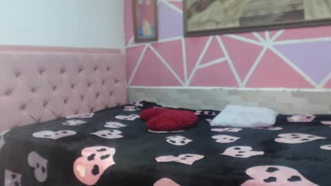 doll rihana online show from May 7, 7:19 pm