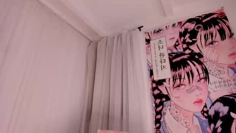 Snapshot of doll_venus chatting on March 27, 1:22 am Roxana independent model can you help me reach 100 hands up uwu online show from March 27, 1:22 am