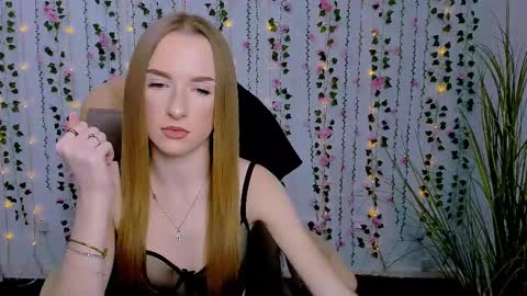 doll_vey online show from March 10, 3:52 pm