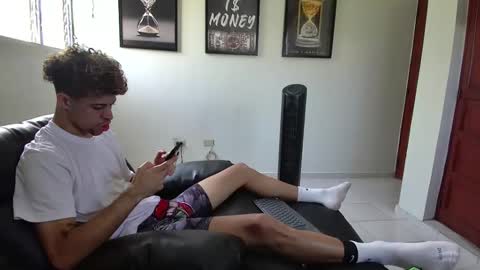 DollarHot30 online show from March 19, 1:48 pm