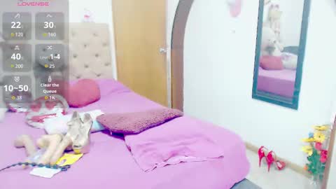 Snapshot of dolldirtyxxx1 chatting on September 28, 9:20 pm ilona online show from September 28, 9:20 pm