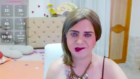 Snapshot of dolldirtyxxx1 chatting on October 19, 5:19 am ilona online show from October 19, 5:19 am