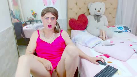 Snapshot of dolldirtyxxx1 chatting on January 12, 5:01 am ilona online show from January 12, 5:01 am