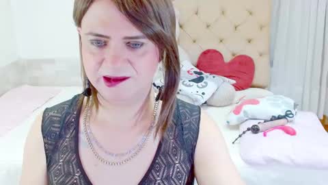Snapshot of dolldirtyxxx1 chatting on January 15, 8:45 pm ilona online show from January 15, 8:45 pm