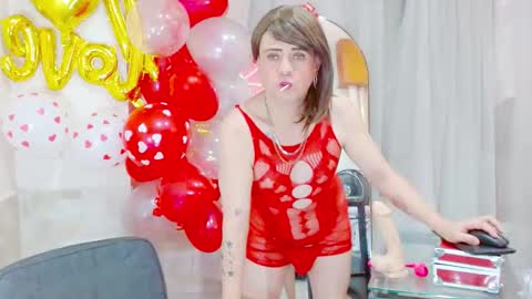 Snapshot of dolldirtyxxx1 chatting on February 14, 6:10 am ilona online show from February 14, 6:10 am