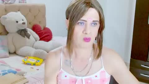 Snapshot of dolldirtyxxx1 chatting on July 6, 5:15 am ilona online show from July 6, 5:15 am