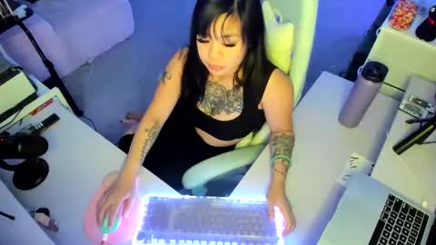 DOLLLFACE online show from October 4, 6:22 am