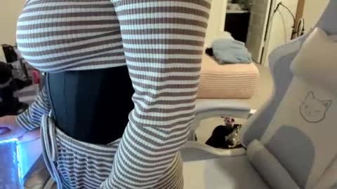 DOLLLFACE online show from March 13, 2:07 am