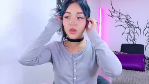 Isabela   Independet model 3 online show from February 23, 11:35 pm