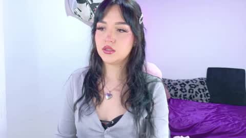 Isabela   Independet model 3 online show from May 18, 1:13 am