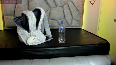 Snapshot of dollraven chatting on October 22, 11:32 am online show from October 22, 11:32 am