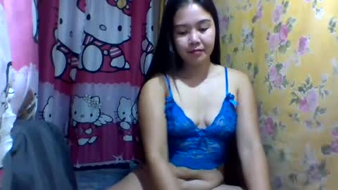 Snapshot of dolly_cute28 chatting on January 28, 8:26 pm dolly_cute28 online show from January 28, 8:26 pm