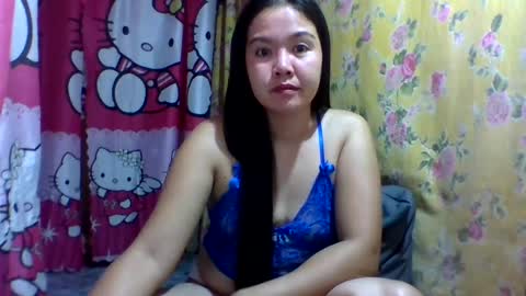 Snapshot of dolly_cute28 chatting on February 18, 8:36 pm dolly_cute28 online show from February 18, 8:36 pm