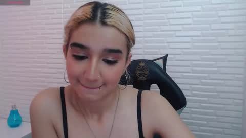 Dolly pocket online show from February 1, 1:09 pm