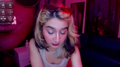 Snapshot of dolly_pocket chatting on March 6, 9:11 pm Dolly pocket online show from March 6, 9:11 pm