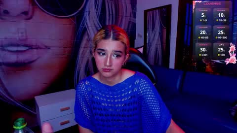 Snapshot of dolly_pocket chatting on March 13, 9:32 pm Dolly pocket online show from March 13, 9:32 pm