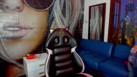 Snapshot of dolly_pocket chatting on March 25, 9:10 pm Dolly pocket online show from March 25, 9:10 pm