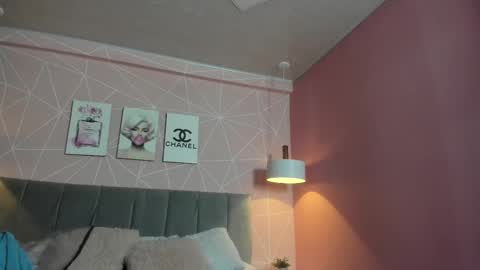 Call me Zoe  online show from September 18, 10:56 pm