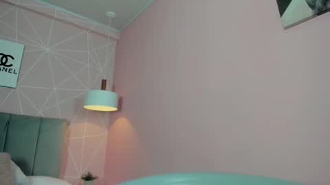 Call me Zoe  online show from November 21, 12:21 am