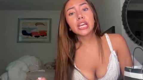 Dolly Rhodes online show from April 1, 2:12 am