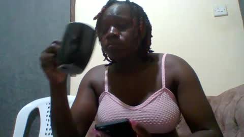 Snapshot of dollyvee chatting on November 10, 12:59 pm dollyvee online show from November 10, 12:59 pm